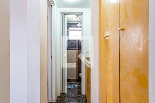 Corredor de apartamento à venda com 2 quartos, 50m² em Jardim Alvorada, Santo André