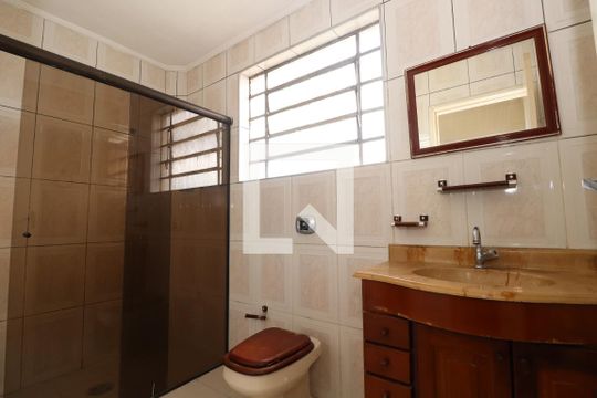 Banheiro de apartamento à venda com 2 quartos, 80m² em Jardim Vila Galvao, Guarulhos