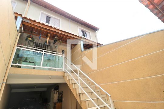 Fachada de casa à venda com 3 quartos, 159m² em Vila Prado, São Paulo