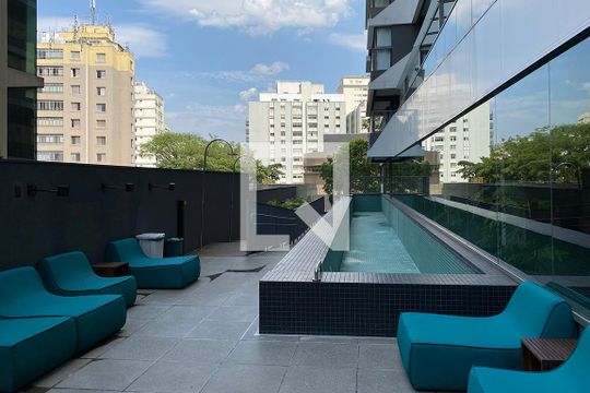 Área comum - Piscina de kitnet/studio para alugar com 1 quarto, 19m² em Pinheiros, São Paulo