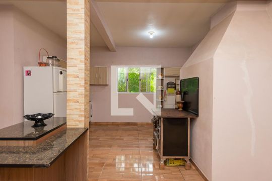 Sala e Cozinha de casa à venda com 2 quartos, 200m² em Vila Nova, Porto Alegre