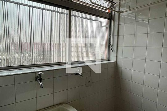 Área de serviço de apartamento para alugar com 2 quartos, 60m² em Casa Verde, São Paulo