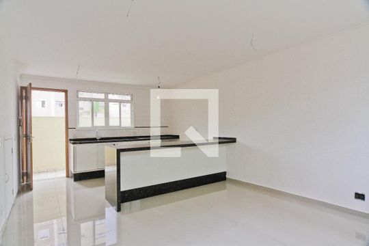 Sala de casa de condomínio à venda com 2 quartos, 95m² em Vila Pereira Barreto, São Paulo