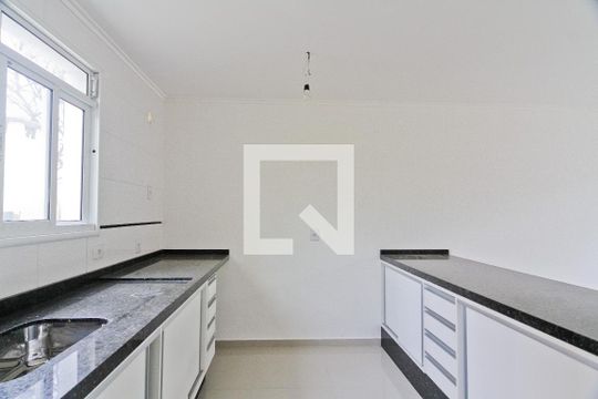 Cozinha de casa de condomínio à venda com 2 quartos, 95m² em Vila Pereira Barreto, São Paulo