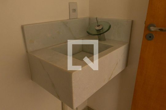Lavabo de casa de condomínio à venda com 2 quartos, 98m² em Vila Pereira Barreto, São Paulo