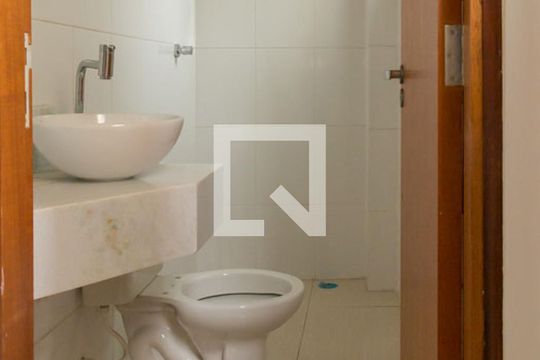 Banheiro suite 2 de casa de condomínio à venda com 2 quartos, 105m² em Vila Pereira Barreto, São Paulo