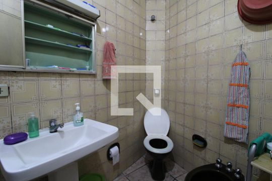 Banheiro de casa para alugar com 3 quartos, 178m² em Vila Inglesa, São Paulo