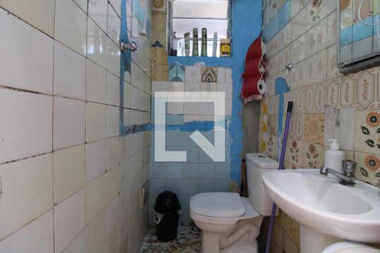 Banheiro 2 de casa para alugar com 3 quartos, 178m² em Vila Inglesa, São Paulo