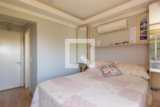 Suíte de apartamento à venda com 3 quartos, 180m² em Cristal, Porto Alegre