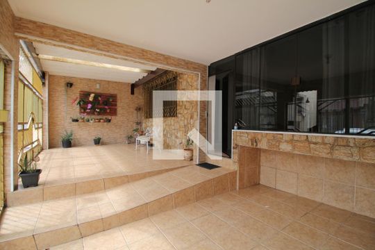 Garagem de casa à venda com 2 quartos, 130m² em Vila Buenos Aires, São Paulo