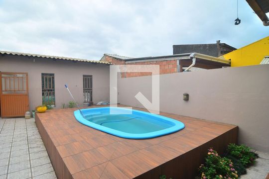 Pátio de casa à venda com 2 quartos, 150m² em Estância Velha, Canoas