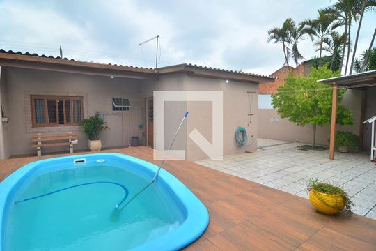 Pátio de casa à venda com 2 quartos, 150m² em Estância Velha, Canoas