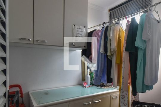 Banheiro de Serviços  de apartamento à venda com 4 quartos, 344m² em Brooklin Paulista, São Paulo