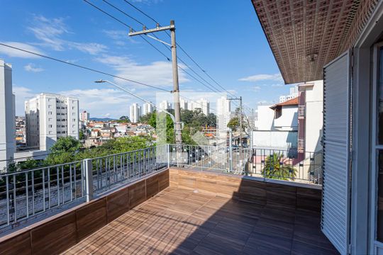 Varanda quarto 1 de casa para alugar com 3 quartos, 150m² em Vila Bruna, São Paulo