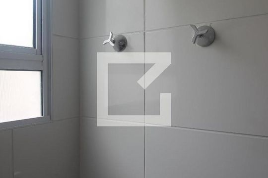Banheiro de apartamento para alugar com 2 quartos, 48m² em Vila Lage, São Gonçalo