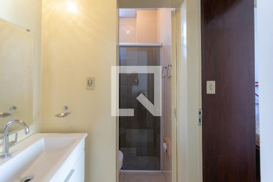Corredor de apartamento para alugar com 1 quarto, 70m² em Colégio Batista, Belo Horizonte