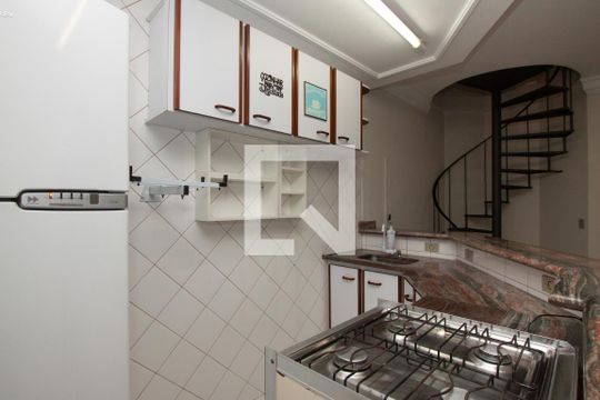 Sala/Cozinha de casa de condomínio para alugar com 2 quartos, 58m² em Jardim Santa Genoveva, Guarujá