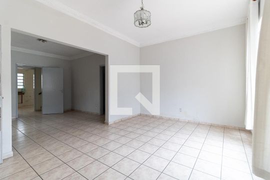 Sala de casa à venda com 3 quartos, 180m² em Vila da Saúde, São Paulo