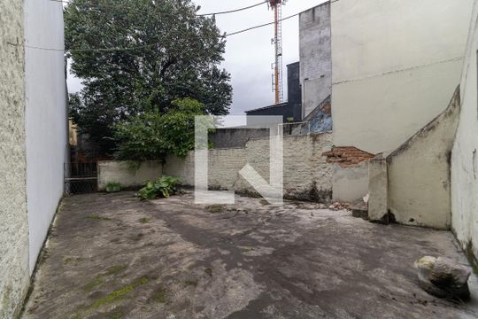 Quintal dos Fundos de casa à venda com 3 quartos, 180m² em Vila da Saúde, São Paulo