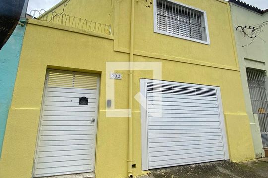 Fachada de casa à venda com 4 quartos, 245m² em Aclimação, São Paulo
