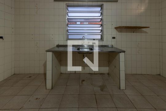 Cozinha de casa para alugar com 2 quartos, 70m² em Jardim São Roberto, São Paulo