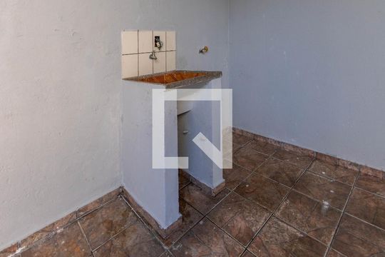 Tanque de casa para alugar com 2 quartos, 70m² em Jardim São Roberto, São Paulo