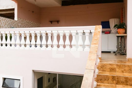 Área de Serviço de casa à venda com 4 quartos, 219m² em Parque João Ramalho, Santo André