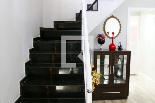 Acesso aos Quartos de casa à venda com 4 quartos, 219m² em Parque João Ramalho, Santo André