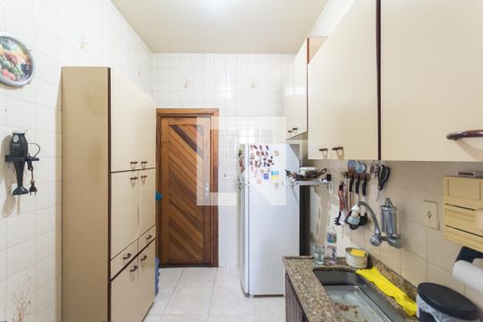 Cozinha de apartamento para alugar com 2 quartos, 60m² em Maracanã, Rio de Janeiro