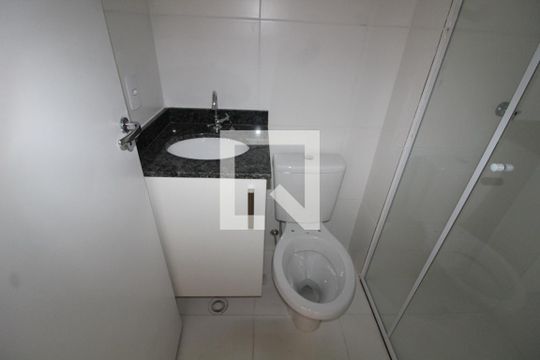 Banheiro de apartamento para alugar com 1 quarto, 32m² em São Lucas, São Paulo