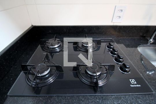 Cozinha de apartamento para alugar com 2 quartos, 55m² em Parque Campolim, Sorocaba
