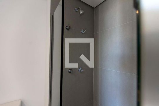 Banheiro de kitnet/studio para alugar com 1 quarto, 18m² em Perdizes, São Paulo