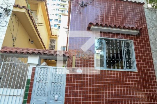 Fachada de casa para alugar com 2 quartos, 180m² em Praça da Bandeira, Rio de Janeiro
