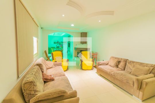 Casa à venda com 3 quartos, 253m² em Cristo Rei, São Leopoldo