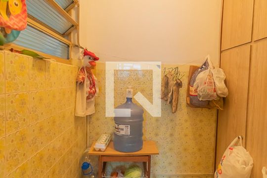 Despensa de casa à venda com 3 quartos, 253m² em Cristo Rei, São Leopoldo