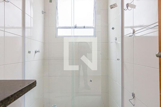 Banheiro da Suite de casa de condomínio para alugar com 3 quartos, 134m² em Vila Eldízia, Santo André