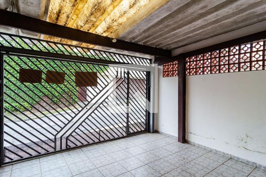 Garagem de casa à venda com 4 quartos, 150m² em Vila Babilônia, São Paulo