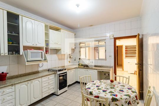Cozinha de casa à venda com 4 quartos, 150m² em Vila Babilônia, São Paulo