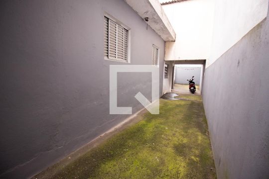 Garagem de casa para alugar com 2 quartos, 65m² em Cidade Líder, São Paulo