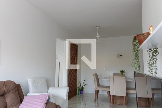 Sala de apartamento para alugar com 2 quartos, 60m² em Quintino Bocaiúva, Rio de Janeiro
