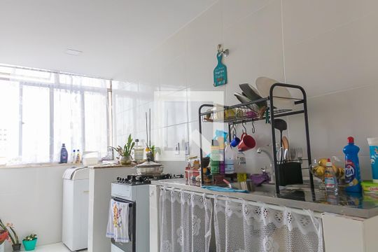 Cozinha de apartamento para alugar com 2 quartos, 60m² em Quintino Bocaiúva, Rio de Janeiro