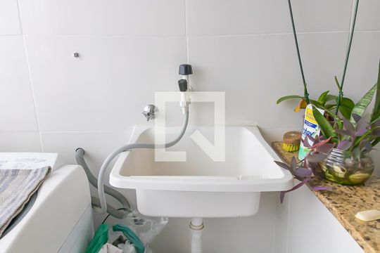 Área de Serviço de apartamento para alugar com 2 quartos, 60m² em Quintino Bocaiúva, Rio de Janeiro