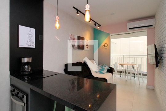 Sala de apartamento para alugar com 1 quarto, 35m² em República, São Paulo