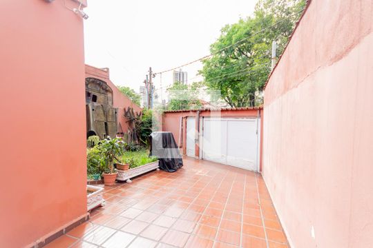 Garagem de casa à venda com 3 quartos, 200m² em Santa Maria, Santo André