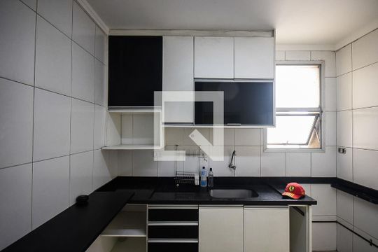 Cozinha de apartamento à venda com 2 quartos, 65m² em Vila Santa Luzia, Taboão da Serra