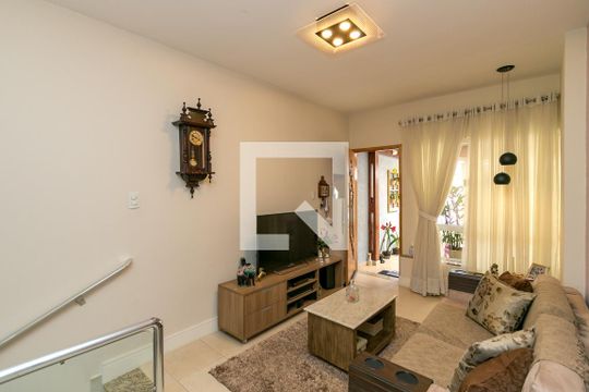 Casa à venda com 3 quartos, 150m² em Jardim Aeroporto, São Paulo