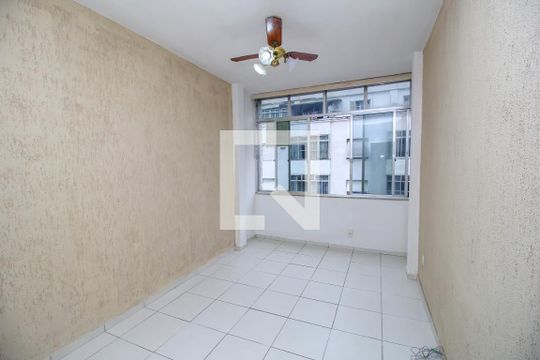Quarto de kitnet/studio à venda com 1 quarto, 35m² em Centro, Rio de Janeiro