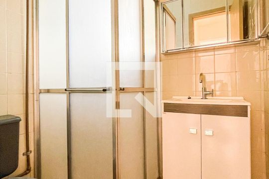 Banheiro de apartamento à venda com 2 quartos, 47m² em Rio dos Sinos, São Leopoldo