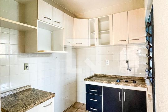 Cozinha de apartamento à venda com 2 quartos, 47m² em Rio dos Sinos, São Leopoldo
