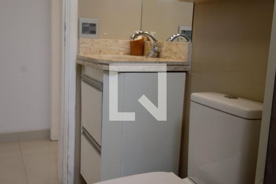 Banheiro de apartamento para alugar com 2 quartos, 50m² em Vila Andrade, São Paulo